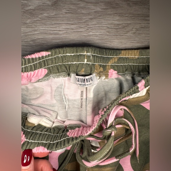 NWT Pink Camo Crop Sweatsuit - Picture 8 of 8